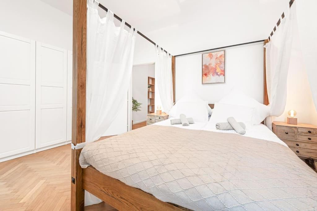 Cozy Apartment In Quiet Location, Fast Train Station 100M Away, Contactless Check-In Vienna Exterior photo