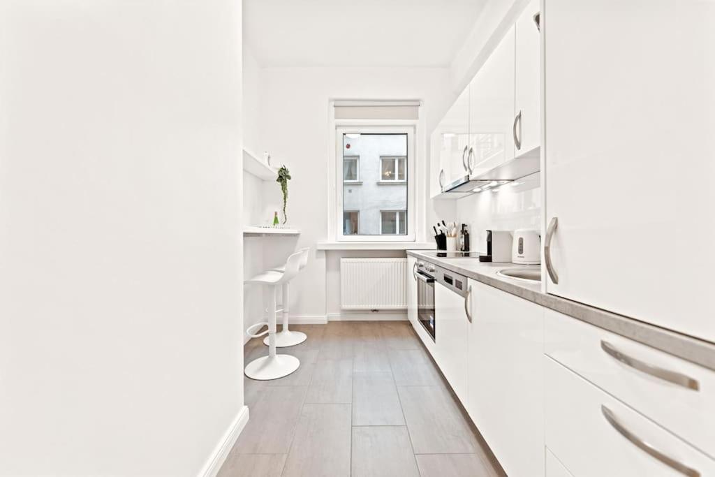 Cozy Apartment In Quiet Location, Fast Train Station 100M Away, Contactless Check-In Vienna Exterior photo